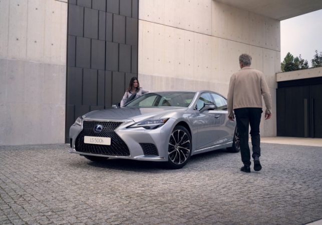 projektant lexusa