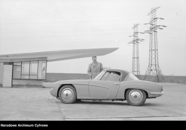 samochod syrena sport